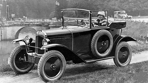 Citroen 5HP в салоне в Париже 1922 г.