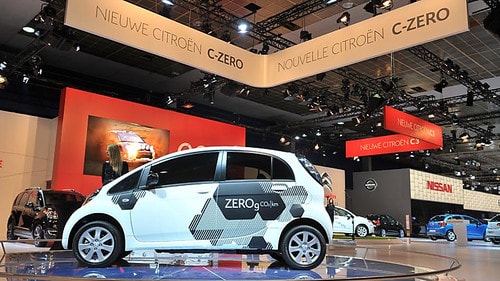 Презентация Citroen C-Zéro на автомобильном салоне в Брюсселе